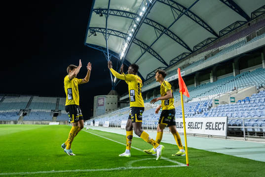 Besfort Zeneli, Jalal Abdullah and Camil Jebara of Elfsborg