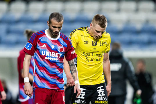 Diogo Goncalves of FC Copenhagen and Per Frick of Elfsborg