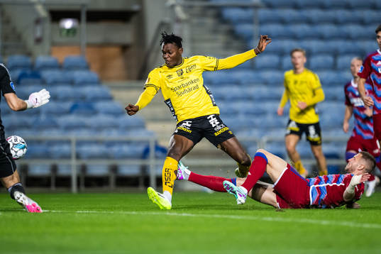 Jalal Abdullah of Elfsborg and Denis Vavro of FC Copenhagen