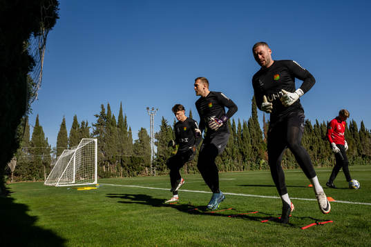 GAIS målvakter Kees Sims, Mergim Krasniqi och Erik Krantz
