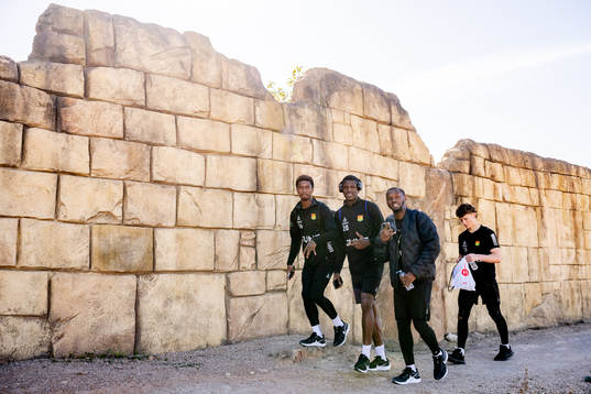 Chovanie Shakur Amatkarijo , Chisomnazu Chika Chidi och
