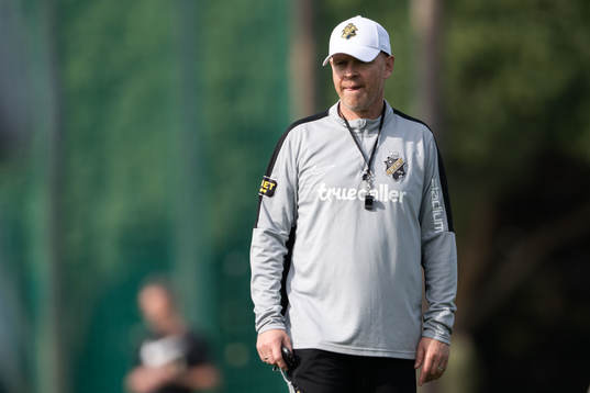 AIKs tränare Henning Berg