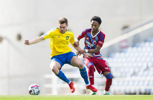 Mathias Greve of Brøndby and Tristan Andrew of FC