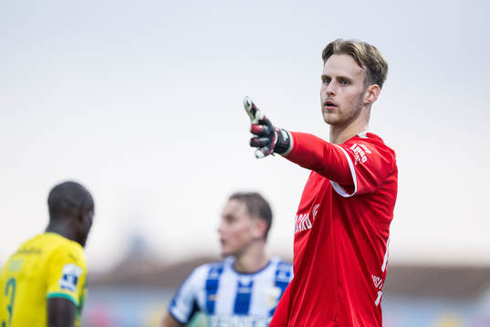Goalkeeper Elias Olafsson of Mafra