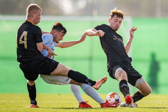 Filip Gustafsson and Anes Cardaklija of GAIS against Troels