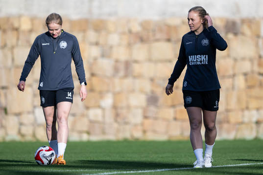 Hammarbys Julie Blakstad och Ellen Gibson