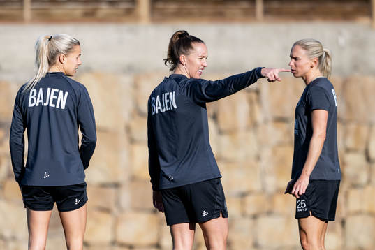 Hammarbys Lotta Ökvist, Julia Roddar och Jonna Andersson