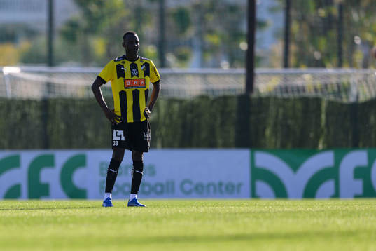 John Paul Dembe of Häcken looks dejected