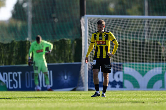 Simon Sandberg of Häcken looks dejected