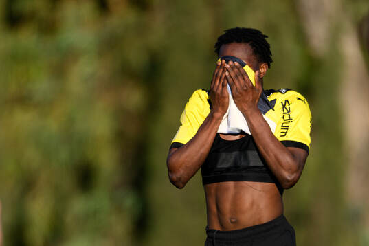 Severin Nioule of Häcken looks dejected