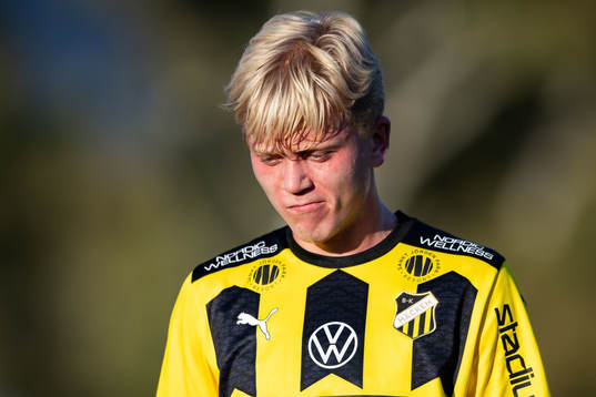 Isak Brusberg of Häcken looks dejected