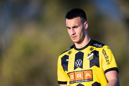 Srdjan Hrstic of Häcken looks dejected