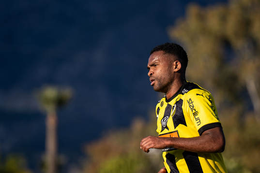 Ola Kamara of Häcken celebrates