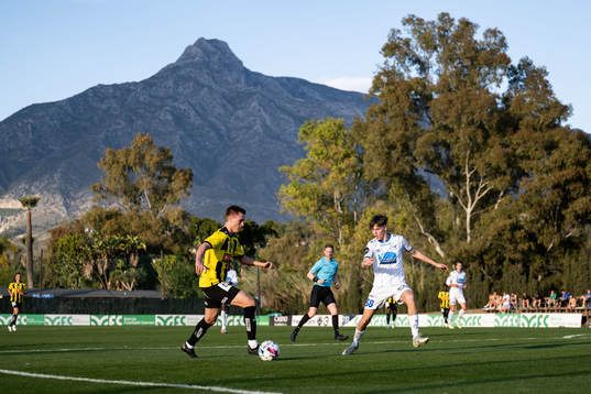 Bläddra bland fler bilder av Football, Friendly match, Häcken - Haugesund