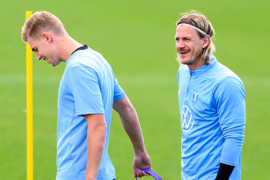 Målvakt Mathias Nilsson och målvakt Johan Dahlin