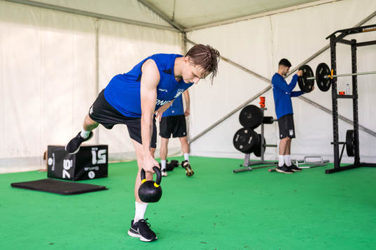 Linus Carlstrand i gymmet