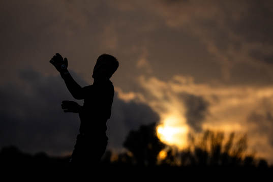 Silhouette av målvakt Isak Pettersson