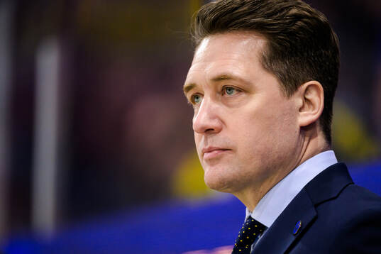 Head coach Sam Hallam of Sweden