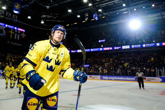 Jacob de la Rose of Sweden celebrates