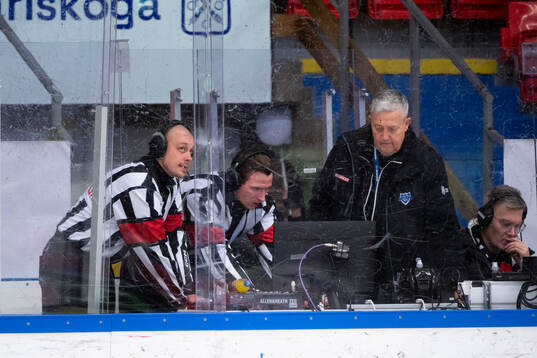 Linesman and Referee