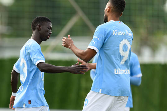 Mamadou Diagne and Isaac Kiese Thelin of Malmö FF
