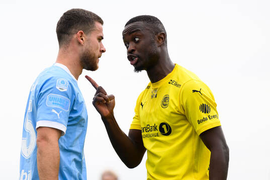 Gabriel Busanello of Malmö FF and Brice Wembangomo of