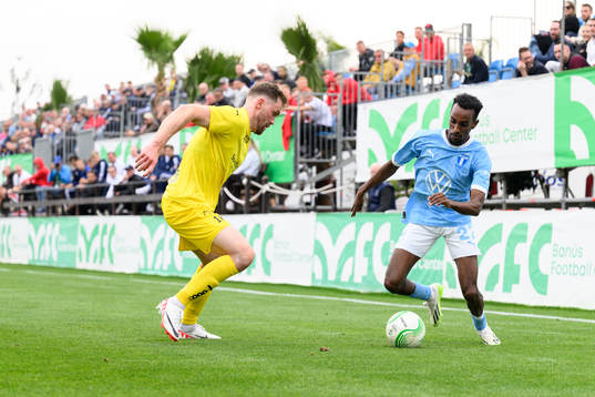 Brede Moe of Bodø/Glimt and Taha Ali of Malmö FF