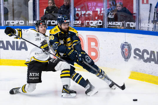 AIKs Ole Einar Egeland Andersen och Södertäljes Ludwig