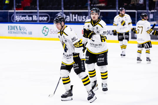 AIKs Oskar Magnusson och William Ignberg Nilsson deppar