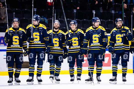 Södertäljes spelare jublar