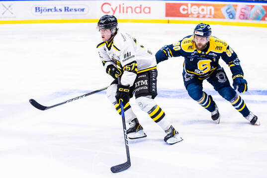 AIKs Alfred Barklund och Södertäljes Ludwig Blomstrand
