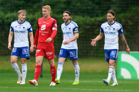 Arnor Traustason of IFK Norrköping celebrates