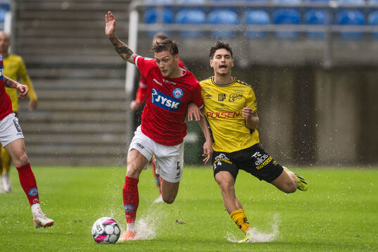 Oliver Sonne of Silkeborg and Camil Jebara of Elfsborg