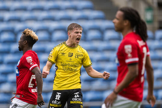 Gottfrid Rapp of Elfsborg celebrates