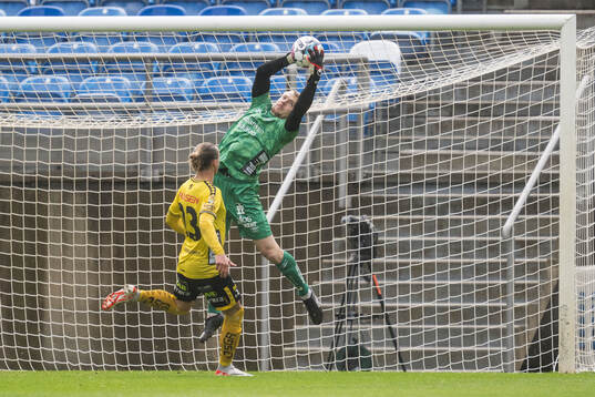Goalkeeper Isak Pettersson of Elfsborg