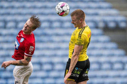 Pelle Mattsson of Silkeborg and Per Frick of Elfsborg