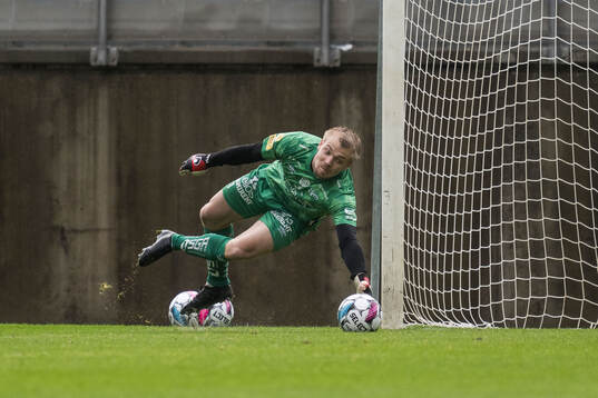 Goalkeeper Isak Pettersson of Elfsborg