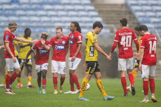 Besfort Zeneli of Elfsborg looks dejected