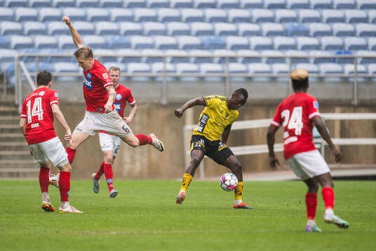 Pelle Mattsson of Silkeborg and Timothy Ouma of Elfsborg