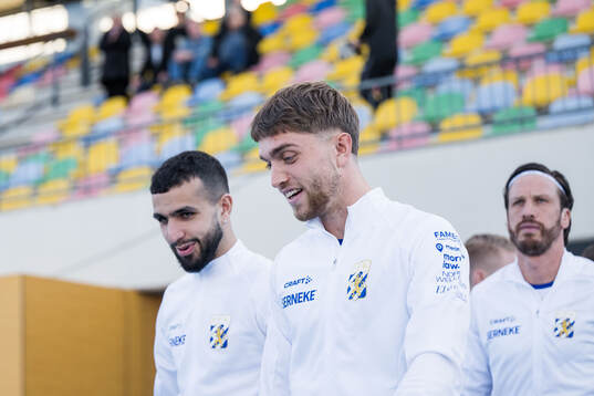 Alai Hussain Ghasem and Andreas Pyndt of IFK Göteborg
