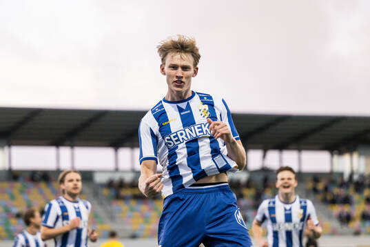 Laurs Skjellerup of IFK Göteborg celebrates