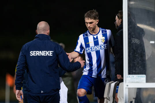 Andreas Pyndt of IFK Göteborg is substituted off