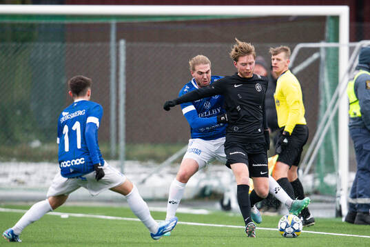 Landskronas Adam Egnell och Trelleborgs Charlie Weberg