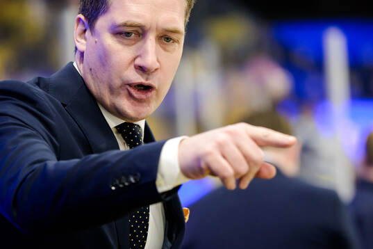 Head coach Sam Hallam of Sweden