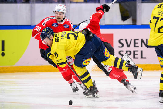 Oscar Lindberg of Sweden and Marc Marchon of Switzerland