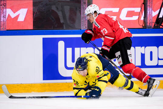 Jesper Frödén of Sweden and Sandro Schmid of Switzerland