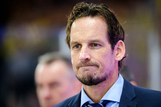 Head coach Patrick Fischer of Switzerland looks dejected