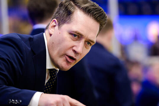 Head coach Sam Hallam of Sweden