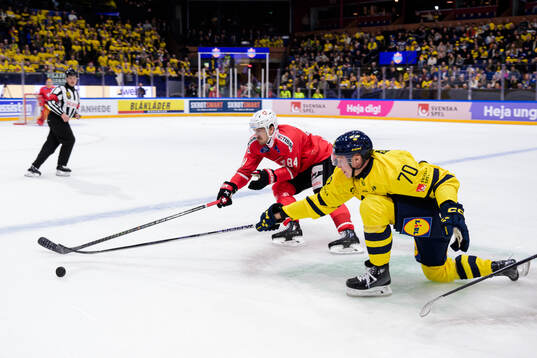 Samuel Kreis of Switzerland and Dennis Rasmussen of Sweden