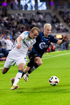 Djurgårdens Oskar Fallenius och Vikings Jost Urbancic
